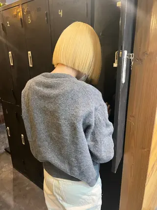 ショート ハイトーンカラー🍑 心斎橋のヘアスタイル