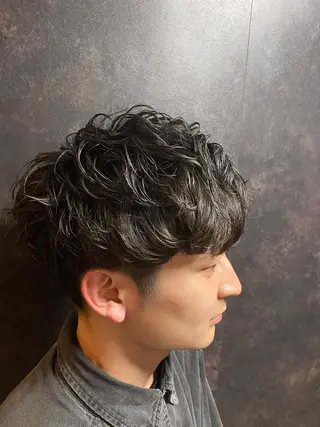 パーマ メンズ プレミアムバーバーヒロ銀座所属・成田 知佳のヘアスタイル