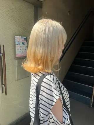 ショート カラー 艶髪/ハイトーン/ ヘアセット/モエノのヘアスタイル