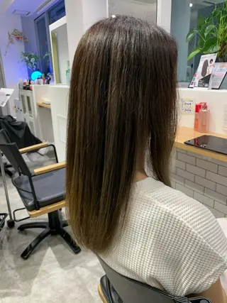 セミロング ヨシミ カズヤのヘアスタイル