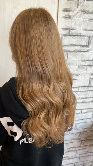 ロング カラー 小畑 杏実のヘアスタイル