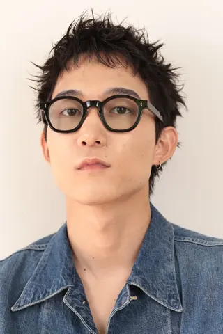 メンズ メンズ ヘアメイク ハイトーン キャロのヘアスタイル