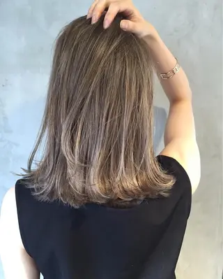 ミディアム 韓国式パーマ🔥 ブリーチ🔥TOMOのヘアスタイル