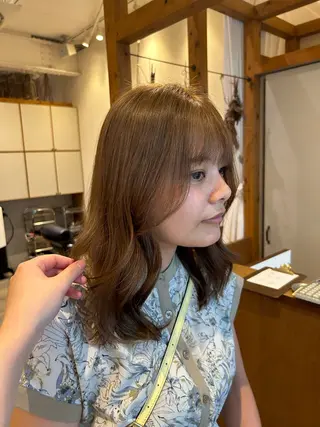 セミロング カラー 田中 琴鈴のヘアスタイル