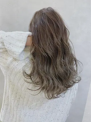 ロング カラー _WHITE 難波本店のヘアスタイル