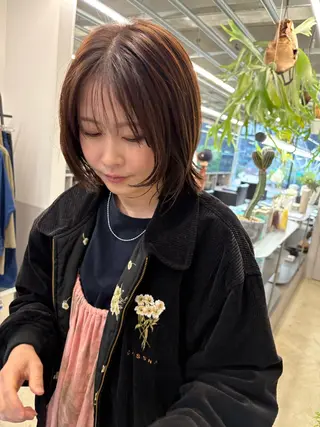 ミディアム カラー 似合わせカット レイヤーボブウルフのヘアスタイル