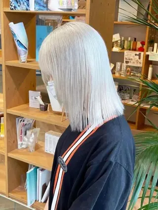 ミディアム まるおか あやかのヘアスタイル