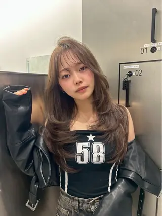 ロング 大人レイヤー/艶髪 🇺🇸TOMONAのヘアスタイル