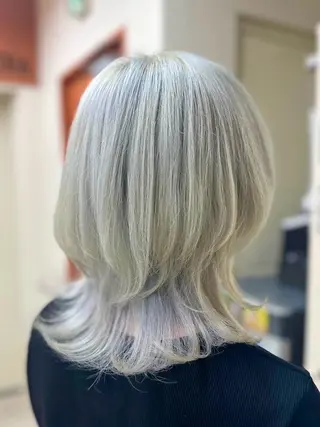 カラー 八馬 那由多のヘアスタイル