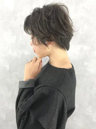 ショート カラー TOMOYAレイヤー ブリーチ縮毛矯正のヘアスタイル