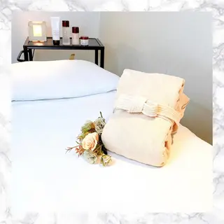 セミロング カラー パーマ ヘアアレンジ メンズ キッズ ネイル マツエク・マツパ アイブロウ 触れたくなる モテ肌へ...❤︎のエステ・リラクイメージ