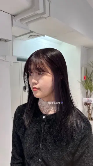 セミロング カラー Lomalia Rukaのヘアスタイル