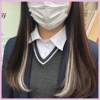 セミロング カラー ヘアアレンジ 八巻 晴香のヘアスタイル