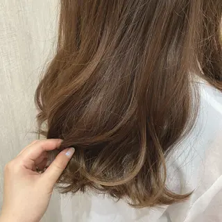 ロング カラー 🫧透け感⋆艶髪💎 山口アヤカのヘアスタイル