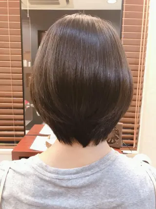 ショート こすげひろと カラー講師のヘアスタイル