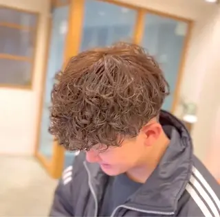 パーマ メンズ メンズパーマ眉毛 特化アユム🔥のヘアスタイル