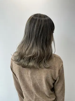 セミロング Nero✂︎ officialのヘアスタイル