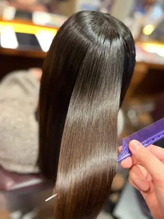 セミロング サイトウ ナツキのヘアスタイル