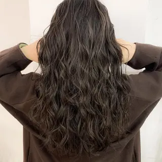 ロング カラー 渋谷ブリーチカラー 韓国ヘアyuikoのヘアスタイル