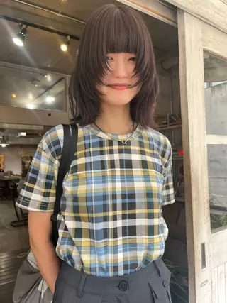 ミディアム カラー ハイトーン/顔まわり レイヤー/YUKAのヘアスタイル