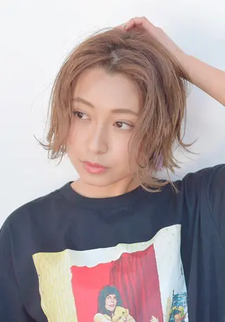 ショート Lond enikaのヘアスタイル