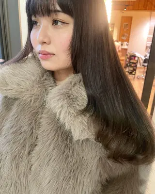 ロング カラー EIGHT MAYUのヘアスタイル