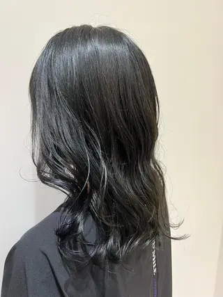 ミディアム カラー ヘアアレンジ 暗髪カラー🫐パーマ おくだりんかのヘアスタイル