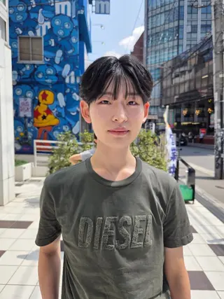 メンズ メンズ ヘアメイク  ハイトーン キャロのヘアスタイル