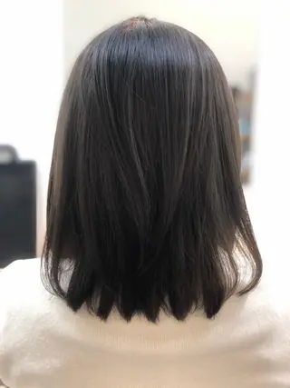 ミディアム H by Real meのヘアスタイル