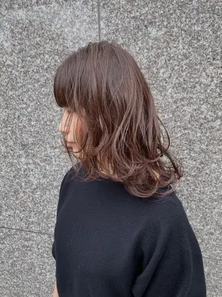 ミディアム カラー (h)wim ウィムのヘアスタイル