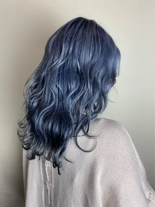 セミロング youres hair 新宿3丁目店所属・🍫ハイトーン✖︎ 縮毛矯正🍫柴田のヘアスタイル