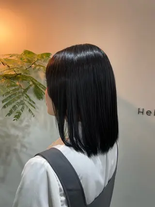 ミディアム 𝐚𝐨𝐢/カット モデルのヘアスタイル