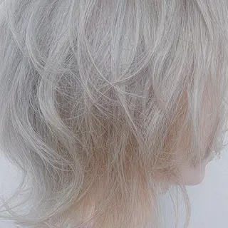 ミディアム カラー メンズ 大阪ウルフカット ハッシュカットのヘアスタイル