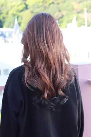 ロング カラー Viage （ビアージュ）のヘアスタイル