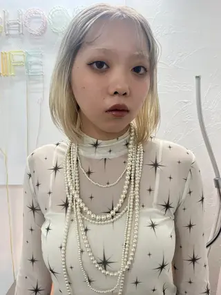 ミディアム イシイ モエカのヘアスタイル