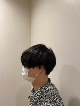 カラー 森田翔斗 顔周りレイヤーのヘアスタイル