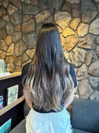 ロング 小玉 唯依のヘアスタイル