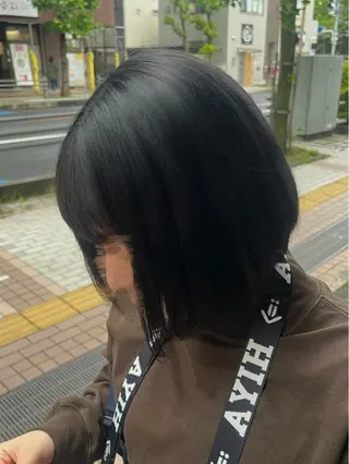 ミディアム カラー 向井 友菜のヘアスタイル