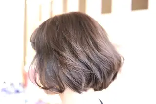 ミディアム カラー アドミラルYoshi oのヘアスタイル