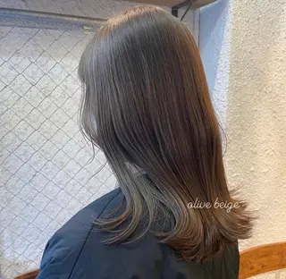 セミロング カラー ヘアアレンジ 押切 響 のヘアスタイル