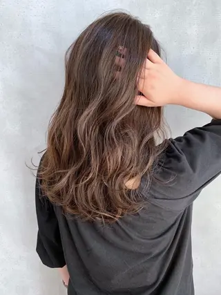 ミディアム カラー MOU namba ムウナンバのヘアスタイル