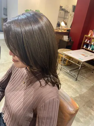 ミディアム 小日向 沙織のヘアスタイル