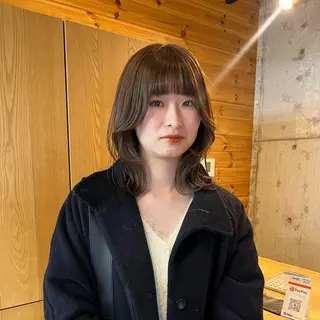 ミディアム 木下 有希のヘアスタイル