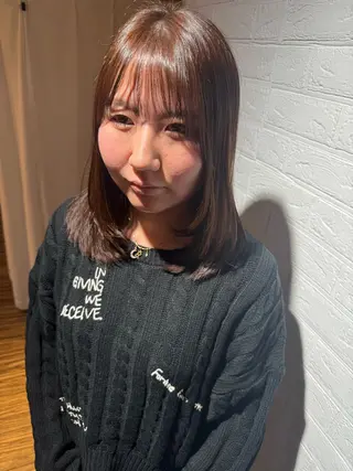 ミディアム ハイトーン/レイヤー SHUNのヘアスタイル