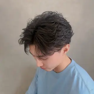ショート メンズ フェザー/ゆるふわ パーマ/鐘ヶ江 航青のヘアスタイル
