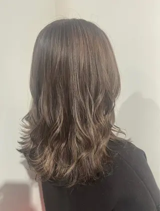 ロング カラー あずま みゆのヘアスタイル
