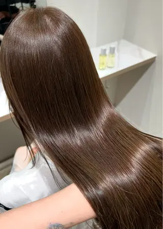 セミロング カラー MOE 透明感カラーのヘアスタイル