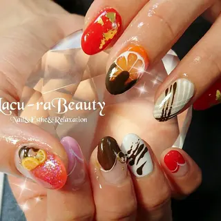 ネイル 小顔と腸の専門店 ラクーラビューティのエステ・リラクイメージ