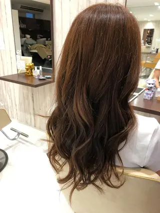 ロング カラー 山崎 和花のヘアスタイル
