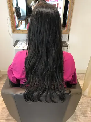 ロング 伊藤 康乃のヘアスタイル